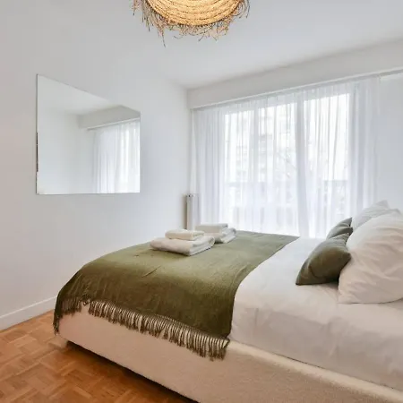 Champs De Mars Eiffel Tower Spacious 1br *